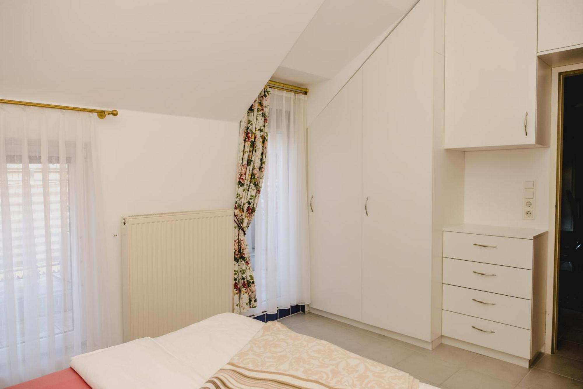 Terrace Apartment Near Volksoper And City Centre Viena Exterior foto